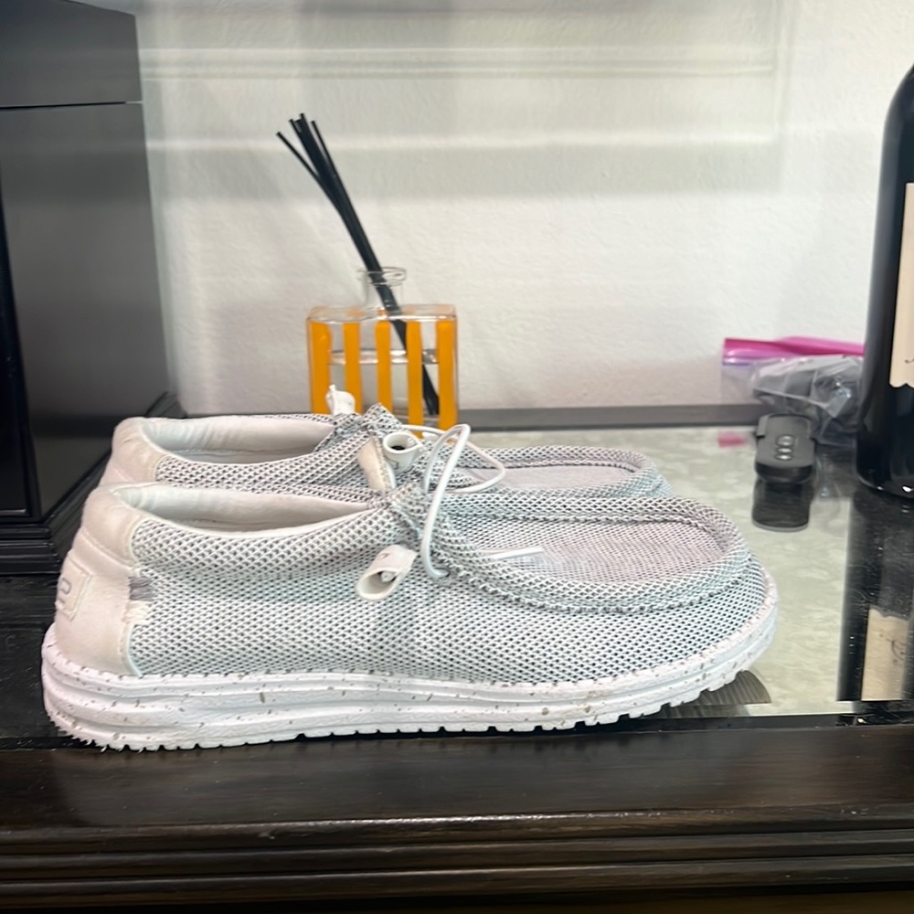 Size 7 Hey dude shoes in a white and gray color